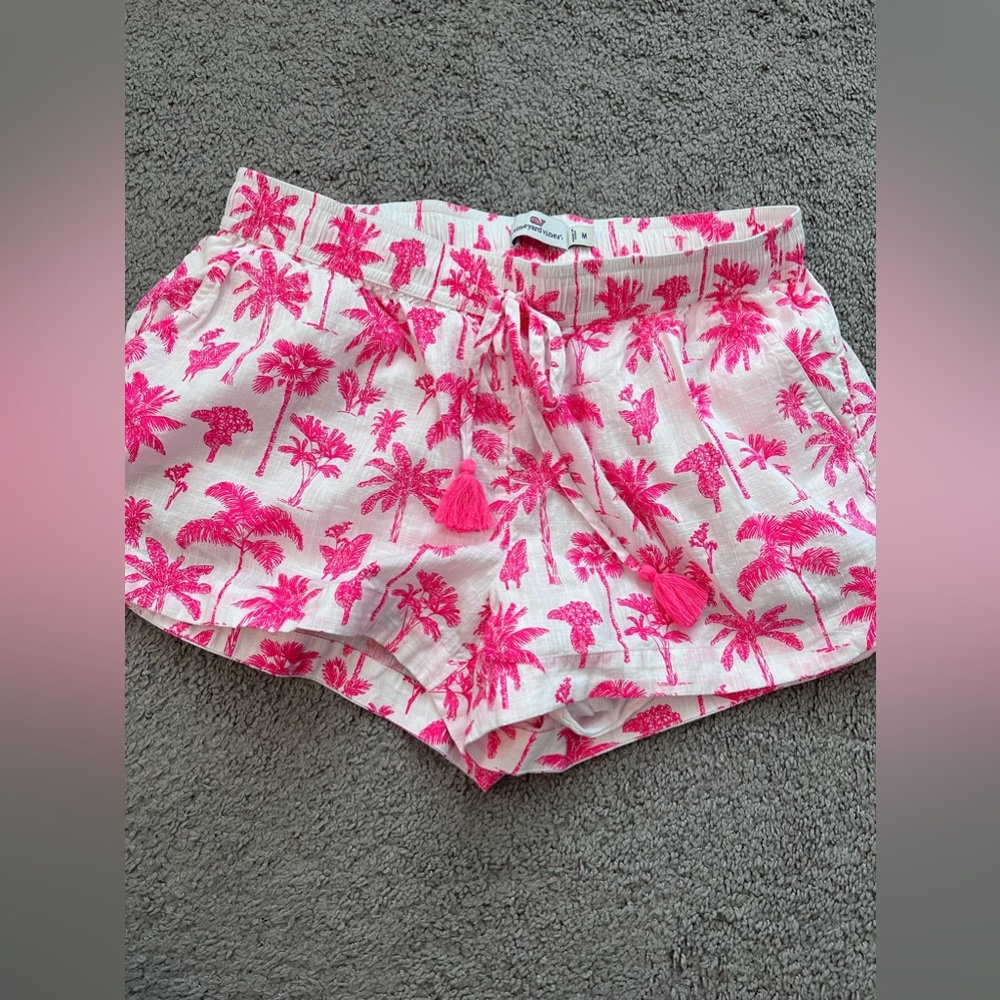 Vineyard Vines Shorts hot pink with white